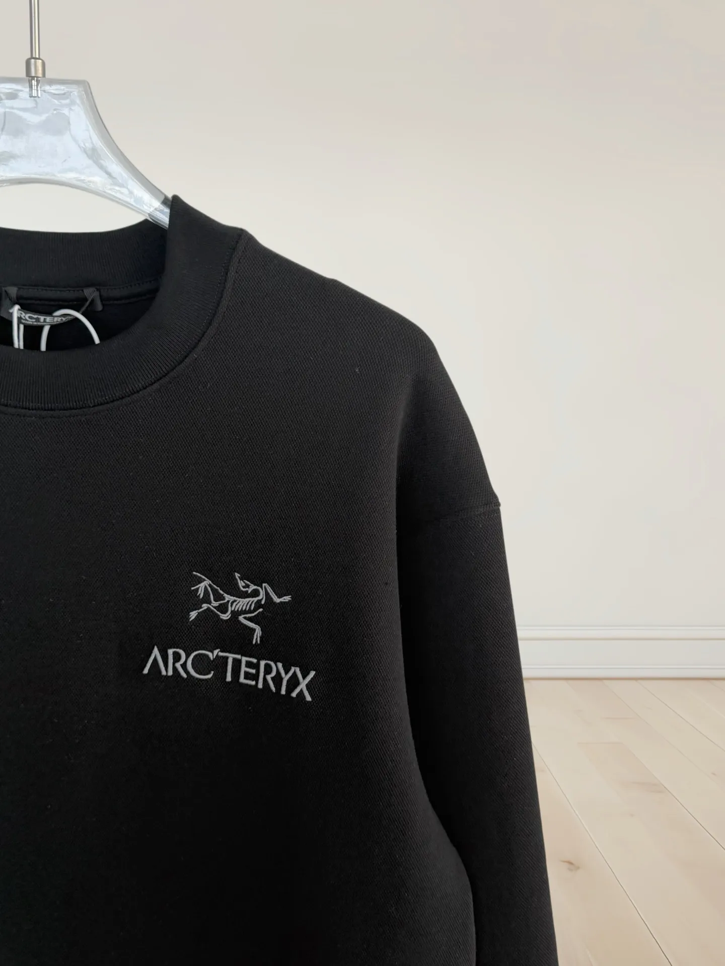 [ Quality］arc’teryx New Arrival T ， logo ， ， Same Style。 𝐂𝐎𝐋𝐎𝐔𝐑：White Black 𝐒𝐈𝐙𝐄：S-XL ： S： 55- 55- 69- 69 M： 57- 57- 71- 71 L： 59- 59- 73- 73 XL： 61- 61- 75- 75 S